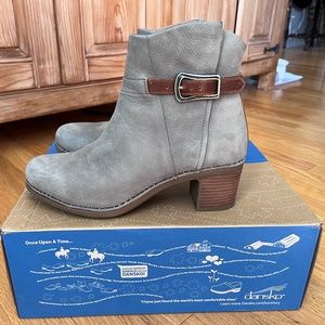 Dansko Hartley Nubuck Ankle Boot Size 39 (8.5-9)